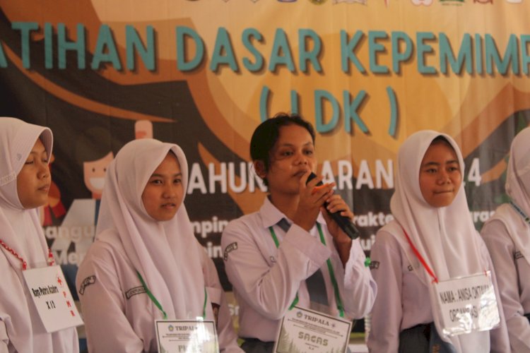 BEGINI LAH LATIHAN DASAR KEPEMIMPINAN DI SMAN 3 BANJAR