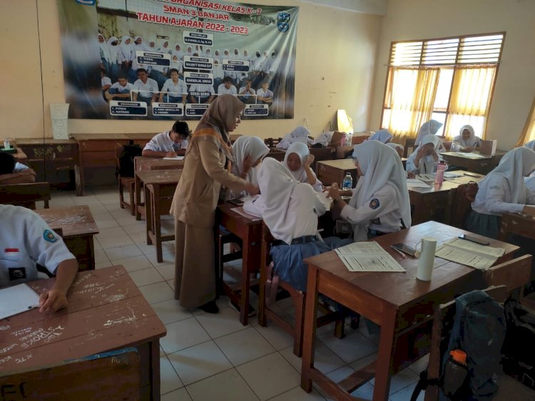 IMPLEMENTASI MODEL PROBLEM BASED LEARNING PADA MATERI FUNGSI KOMPOSISI MATA PELAJARAN MATEMATIKA DI KELAS XI-2 SMA NEGERI 3 BANJAR, TAHUN AJARAN 2022/2023.