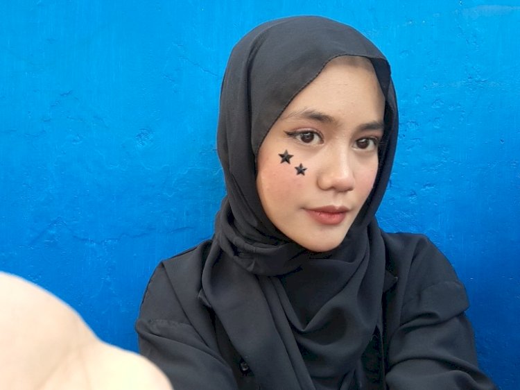 Autobiograafi TALITHA NAYLA AZALIA
